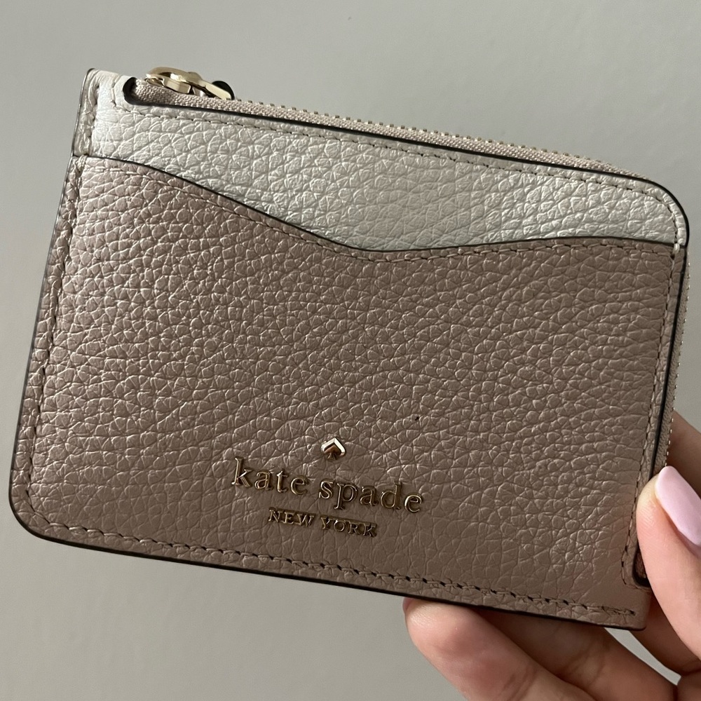 🌺 Kate Spade Wallet
